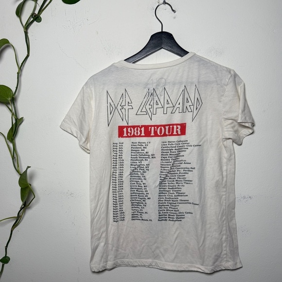 Chaser Def Leopard Tour Tee - 1981 Soft Vintage / Retro Look - {Small} - Picture 10 of 10